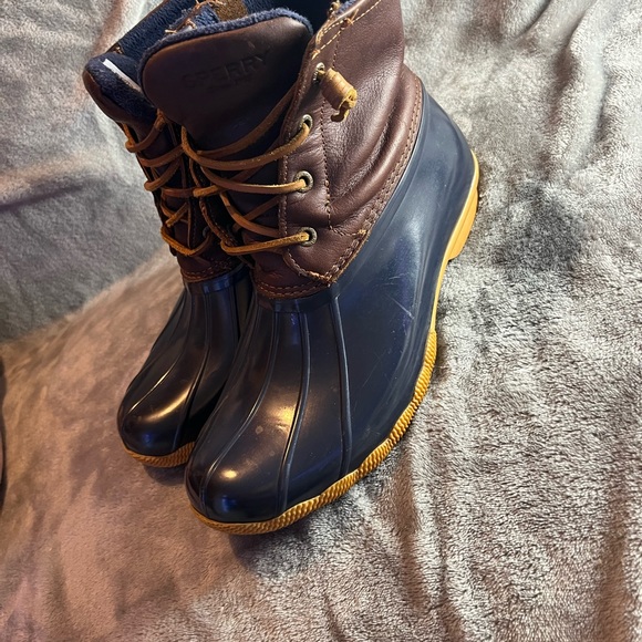 Women’s Sperry duck boots - Picture 3 of 3